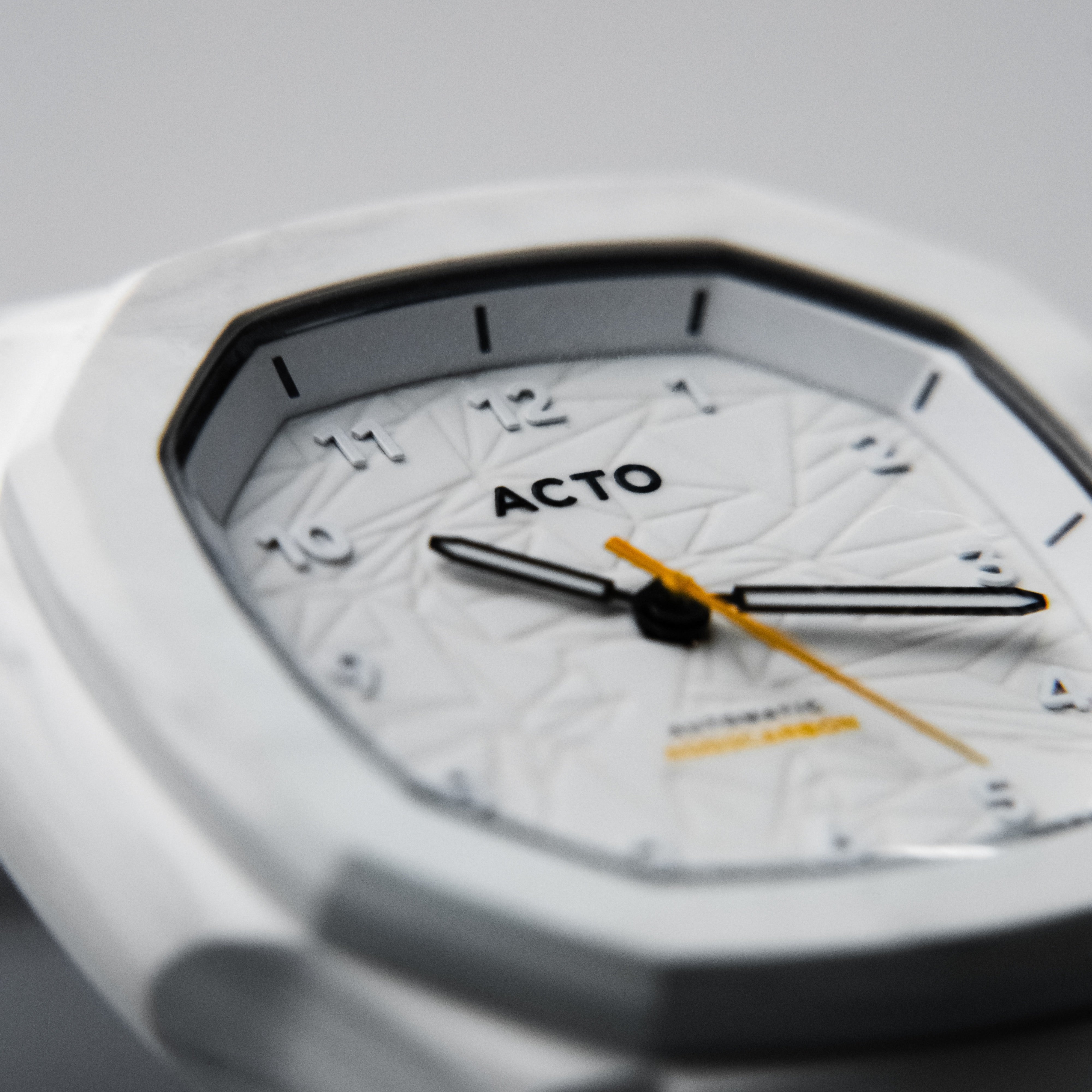 A003CARBON White by Erich Shibata